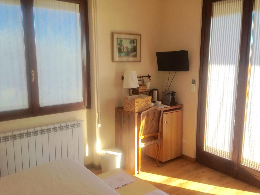 Hôtel Dal Generale à Moniga del Garda Chambre photo
