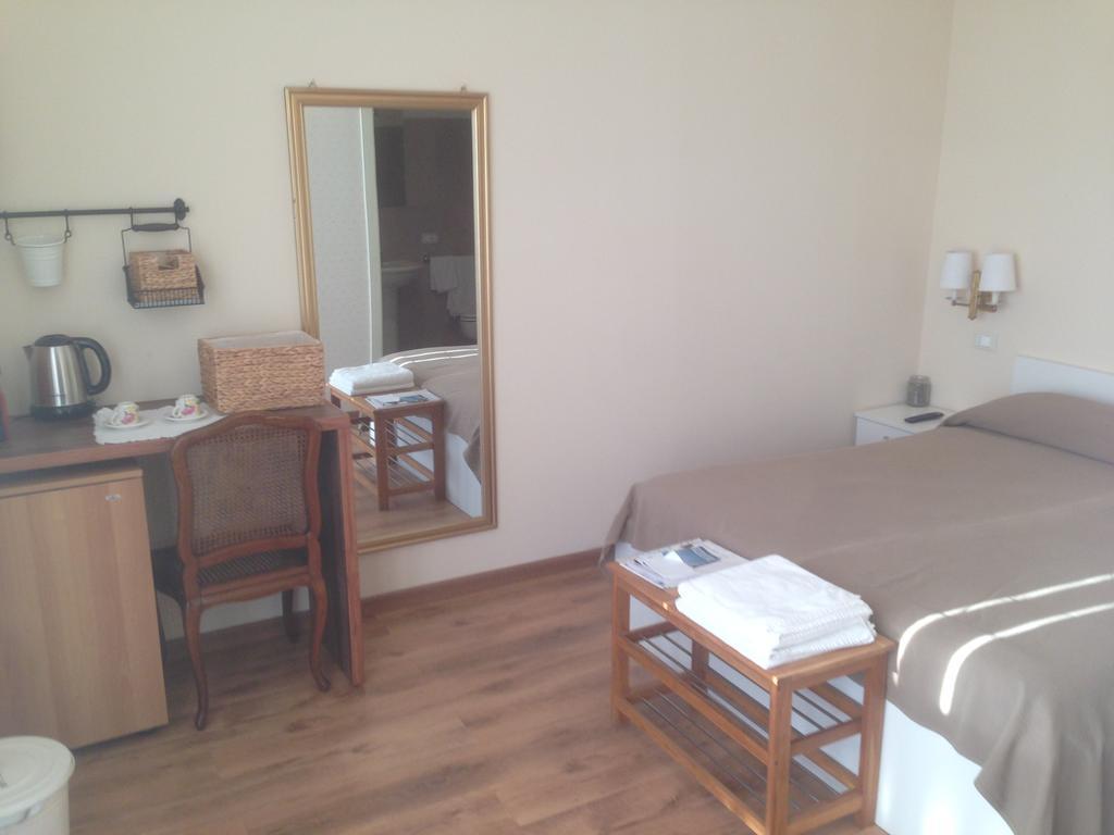 Hôtel Dal Generale à Moniga del Garda Chambre photo