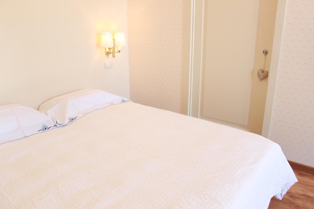 Hôtel Dal Generale à Moniga del Garda Extérieur photo